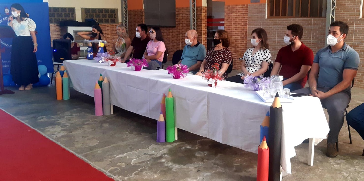 Imagem 5 da notícia: Vereador participa de formatura no Centro Infantil Mário Pagliarini
