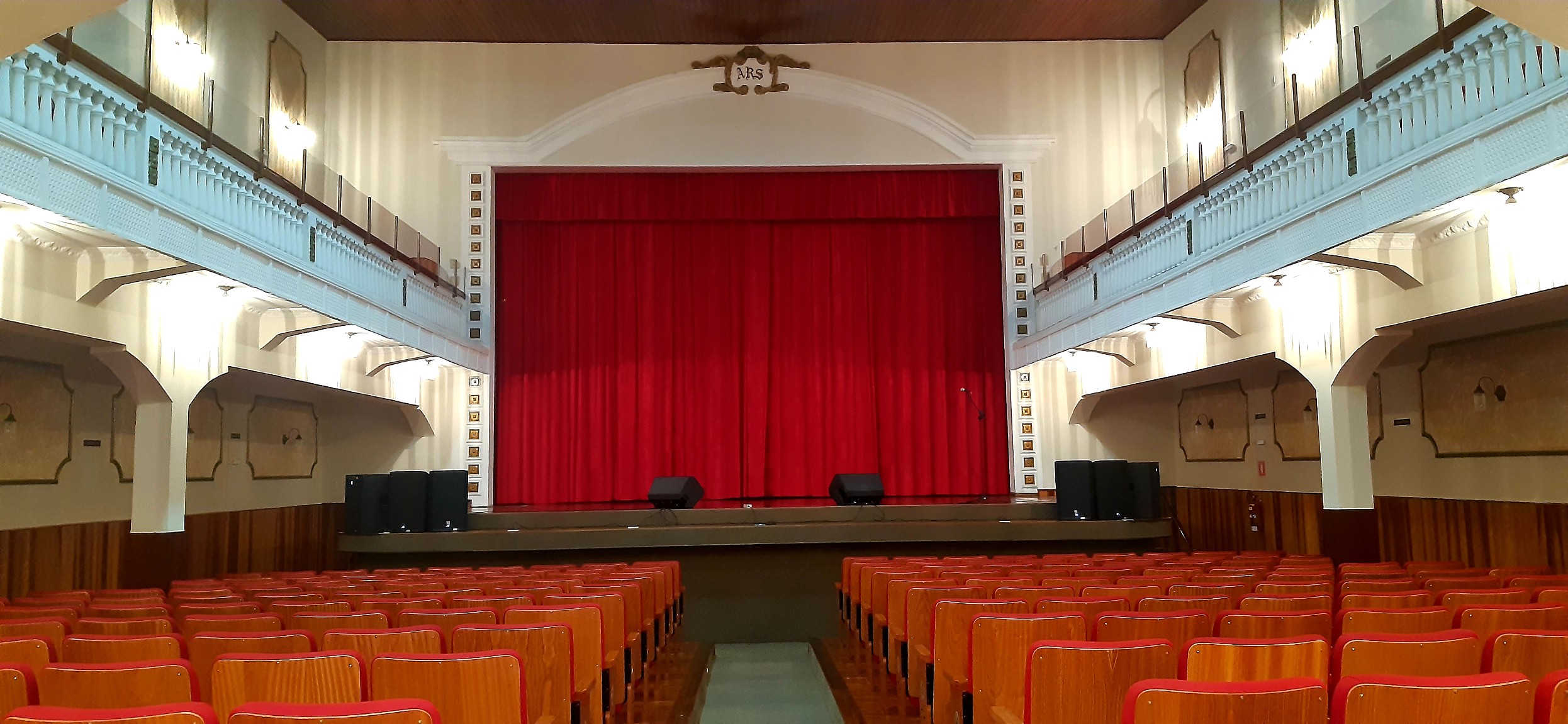 Imagem 3 da notícia: Presidente da Câmara visita o Teatro Municipal