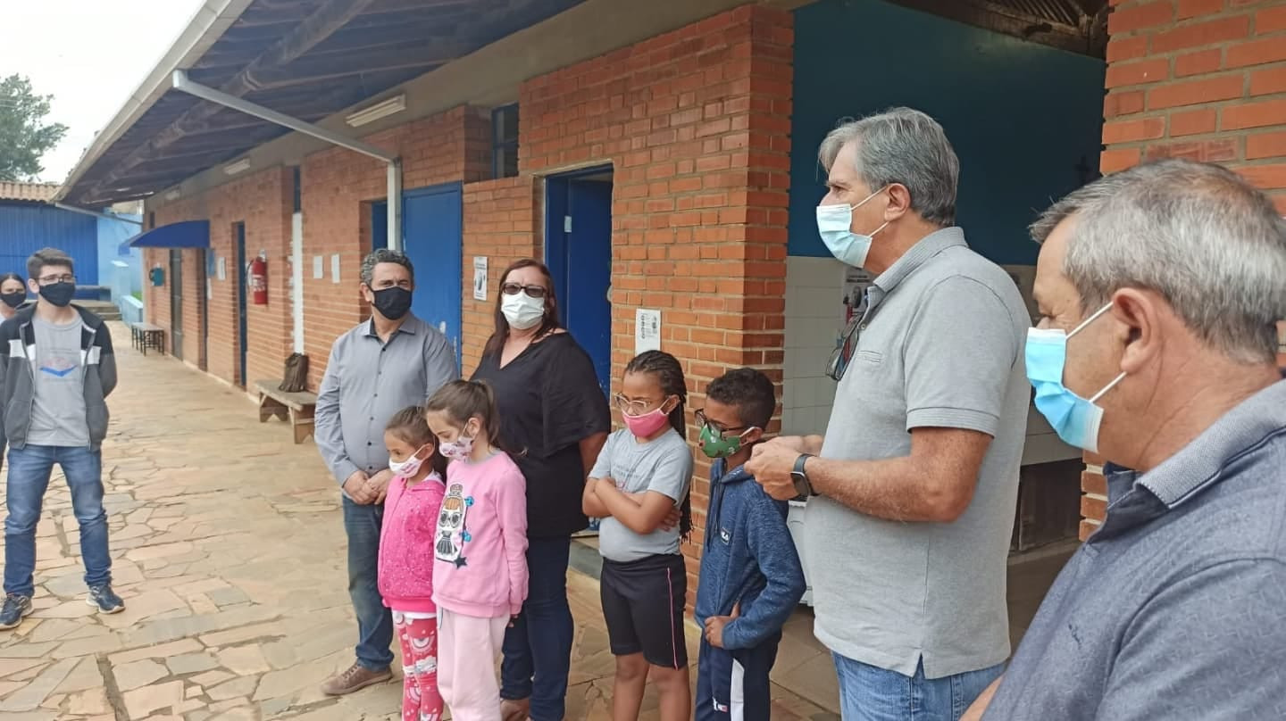 Imagem 1 da notícia: Vereador indica verba parlamentar para Escola do distrito do Pantano