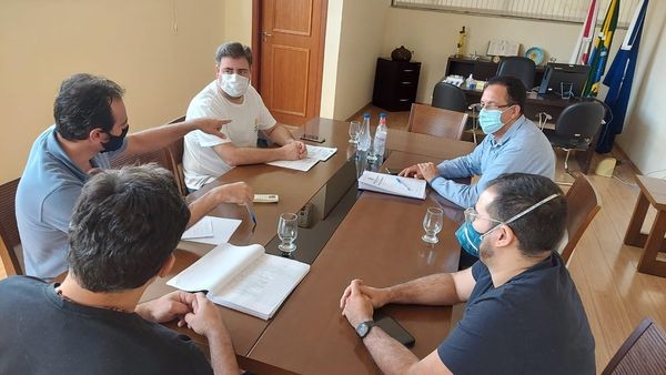Imagem 1 da notícia: Reunião discute anteprojeto de matéria que deve atualizar código de obras no município