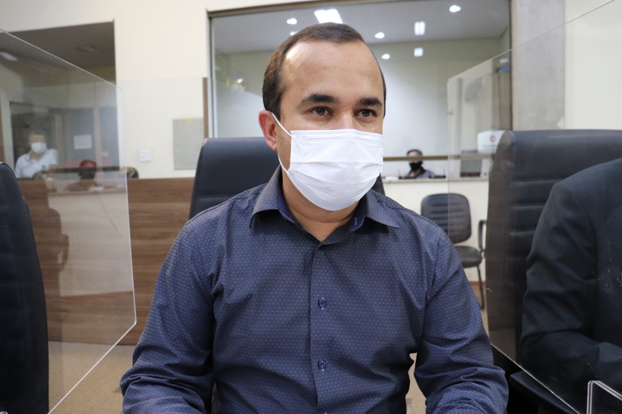 Imagem 1 da notícia: Com Reverendo Dionísio na Presidência, Leandro Morais assume a liderança do executivo na Câmara