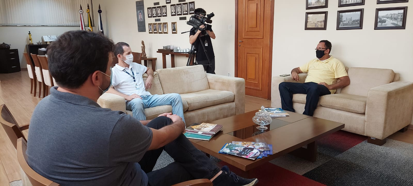 Imagem 1 da notícia: Presidente da Câmara recebe representantes do IBGE