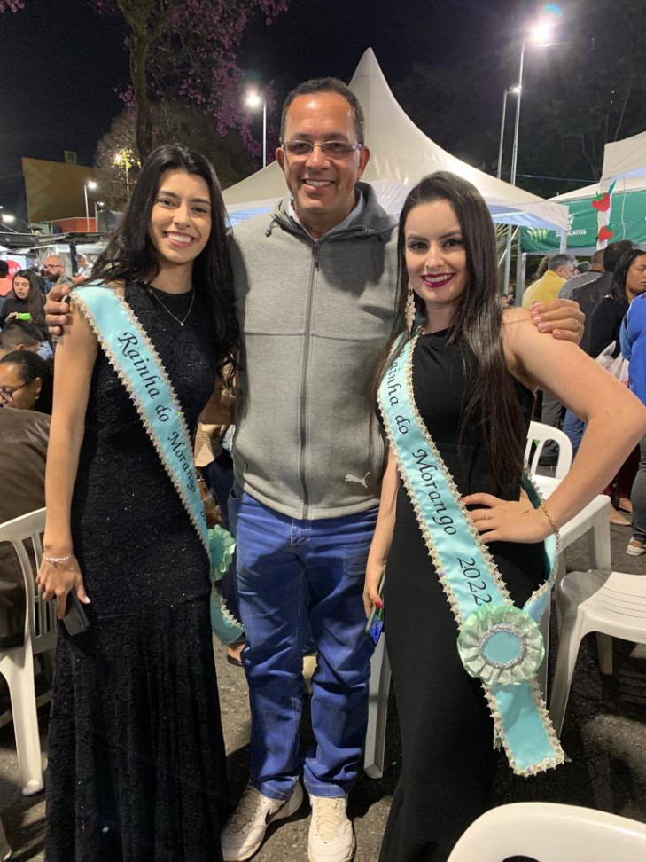 Imagem 4 da notícia: Presidente da Câmara incentiva participação no festival do morango