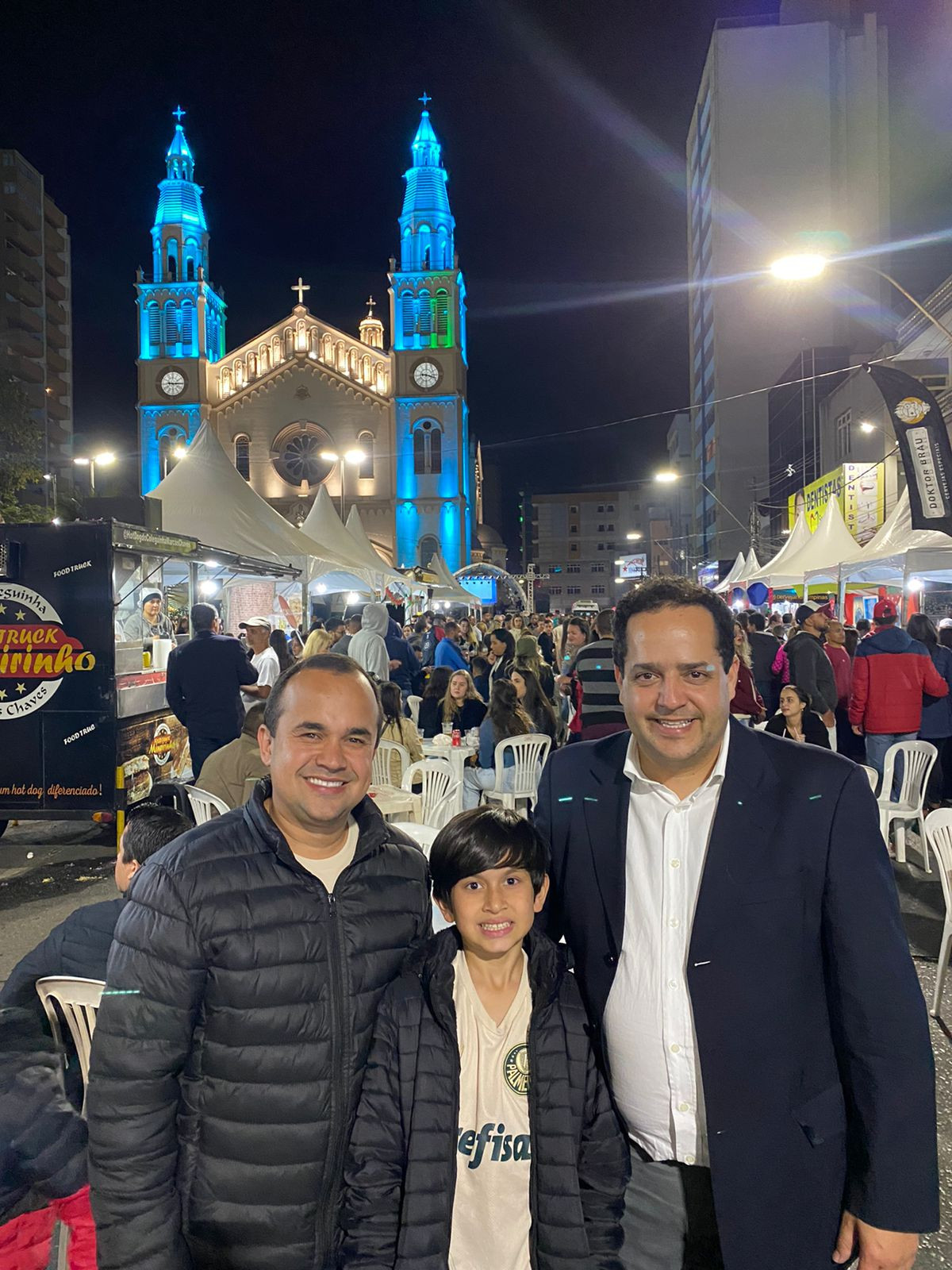 Imagem 3 da notícia: Vereador recebe certificado por apoio ao 2º Encontro da Frente da Gastronomia Mineira