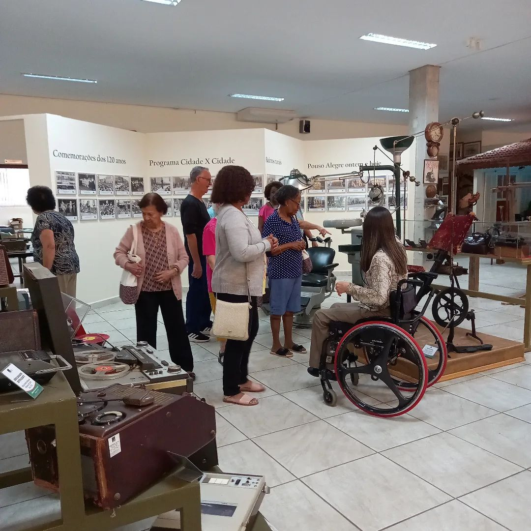 Imagem 4 da notícia: Grupo de terceira idade do RJ conhece o Museu da Câmara de Pouso Alegre