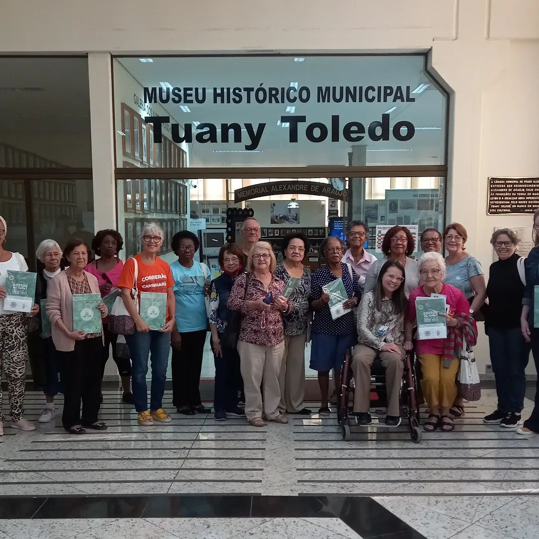 Imagem 1 da notícia: Grupo de terceira idade do RJ conhece o Museu da Câmara de Pouso Alegre