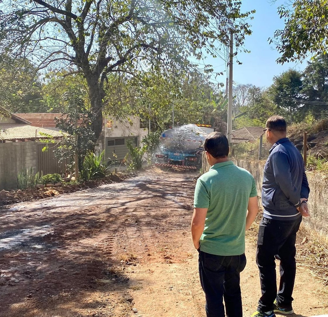Imagem 3 da notícia: Indicação de vereadores leva melhorias ao bairro Canta Galo