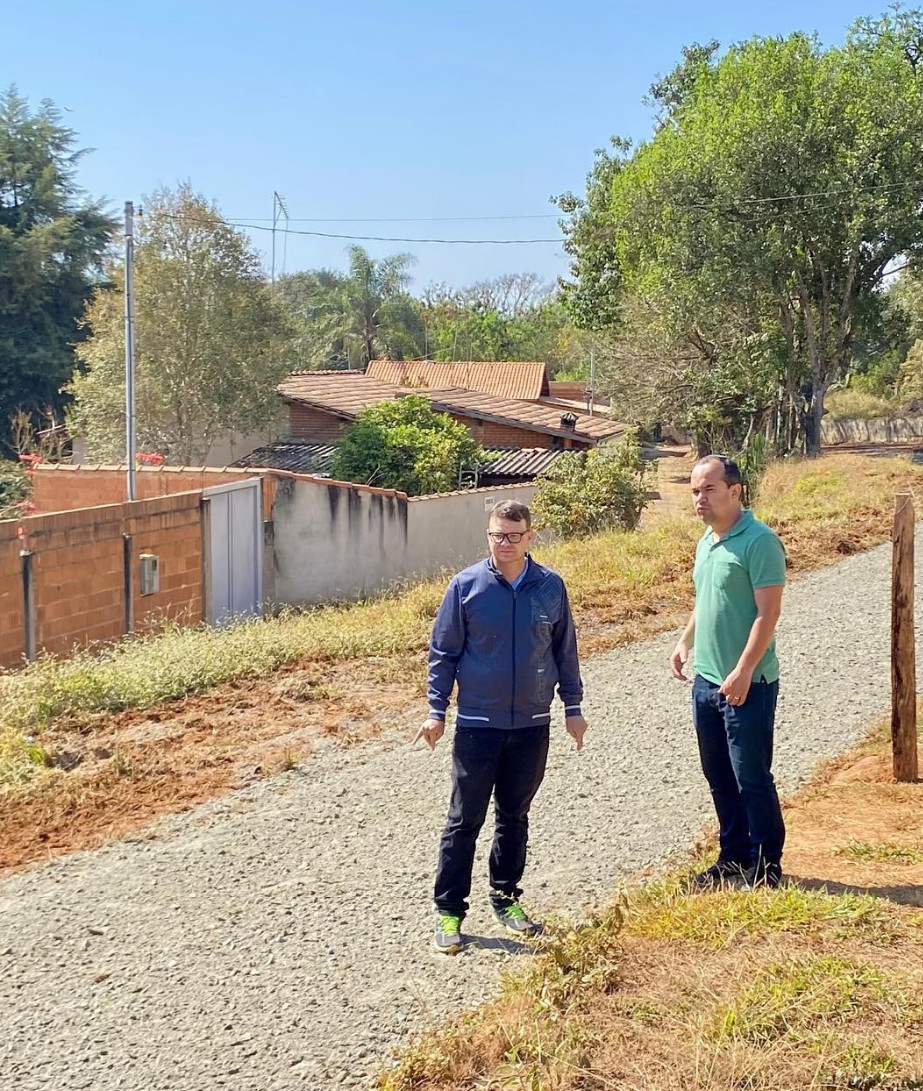 Imagem 1 da notícia: Indicação de vereadores leva melhorias ao bairro Canta Galo