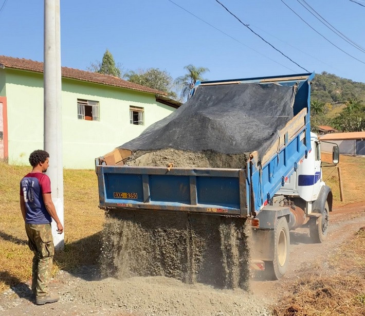Imagem 5 da notícia: Indicação de vereadores leva melhorias ao bairro Canta Galo