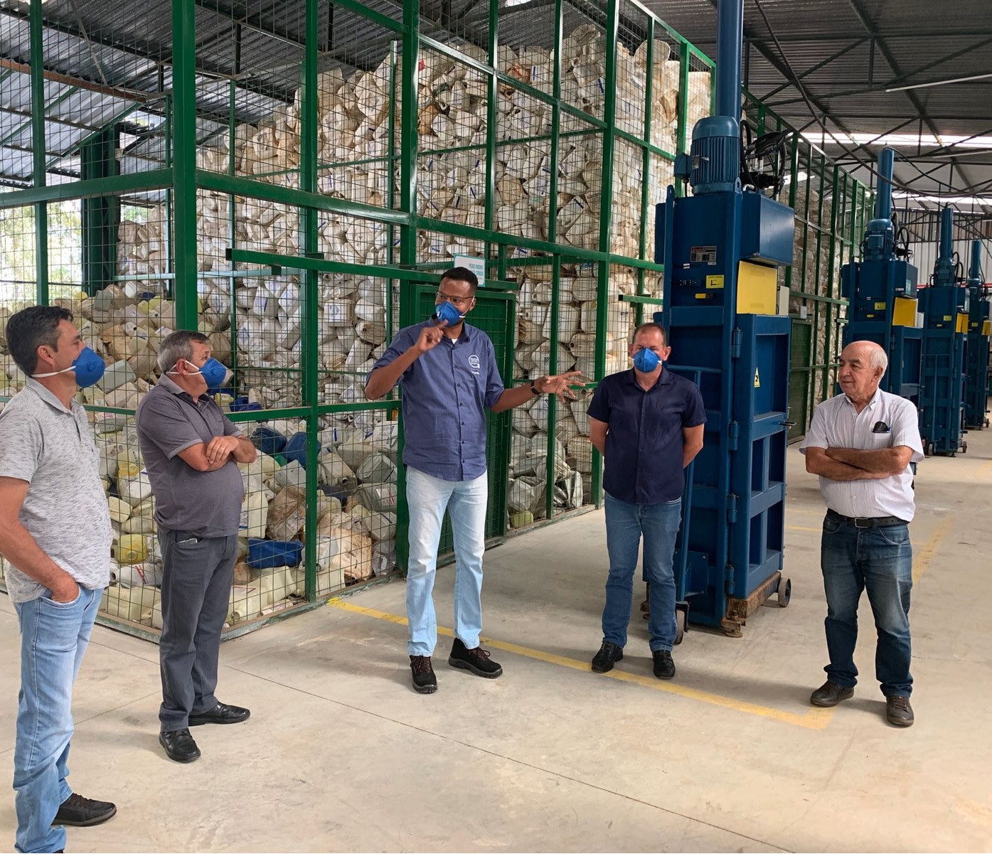 Imagem 1 da notícia: No dia Nacional do Campo Limpo, vereadores participam de evento na Central de Recebimento de Embalagens Vazias de Defensivos Agrícolas