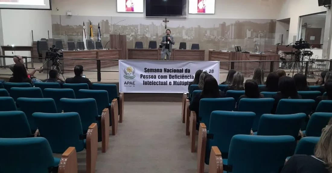 Imagem 1 da notícia: Presidente da Câmara participa de palestra da semana nacional da pessoa com deficiência intelectual e múltipla