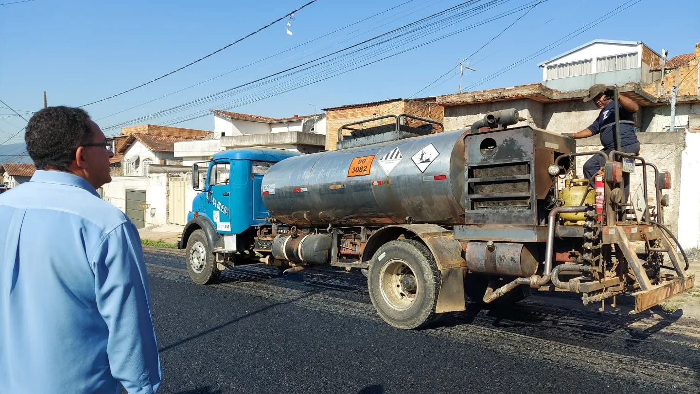 Imagem 1 da notícia: Após indicação,  presidente da Câmara acompanha revitalização de ruas no Cidade Jardim