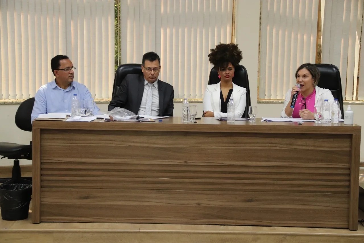 Imagem 1 da notícia: Com proposta feita por vereador, Câmara recebe “1° Simpósio Mulheres na Política”