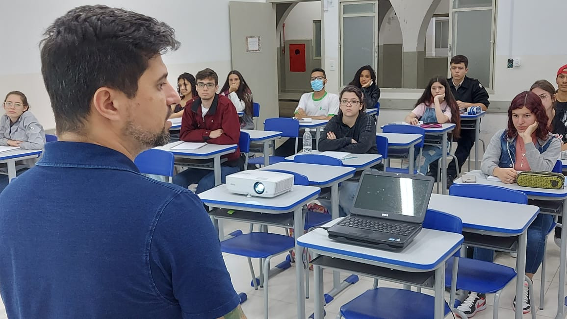 Imagem 1 da notícia: Após aprovar Lei que amplia vagas no Cursinho Municipal, Câmara de vereadores comemora os resultados