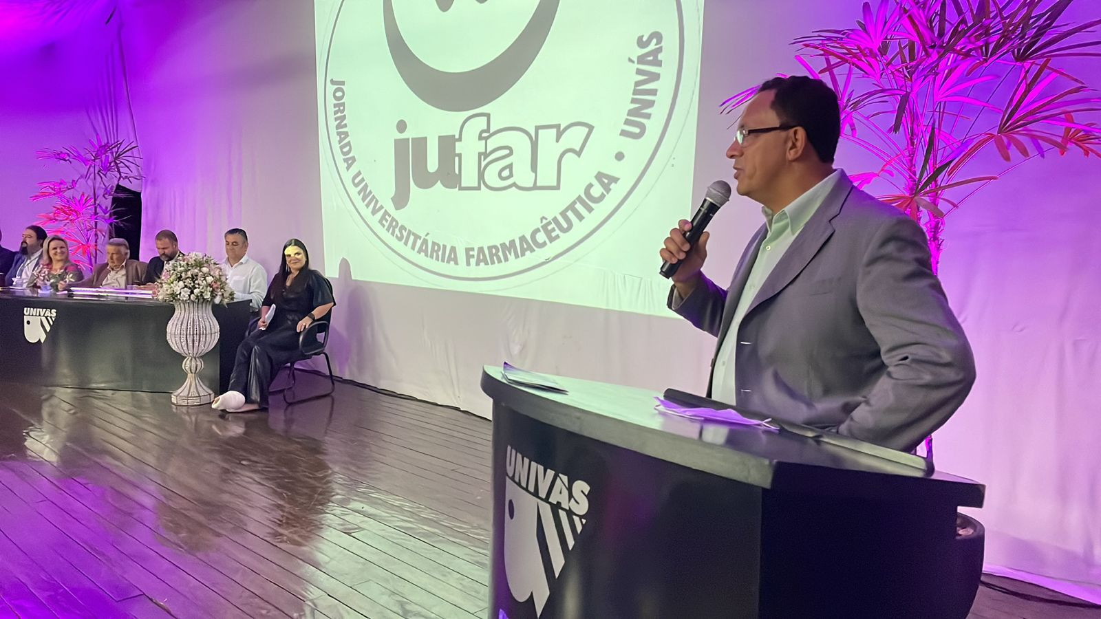 Imagem 1 da notícia: Presidente da Câmara participa da abertura da 17ª JUFAR