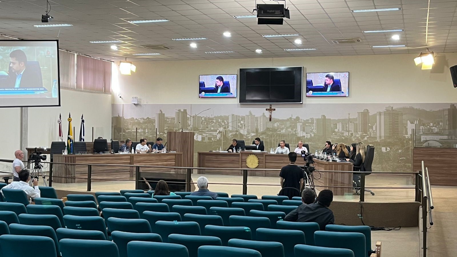 Imagem 2 da notícia: Vereadores acompanham prestação de contas do 2º quadrimestre de 2022