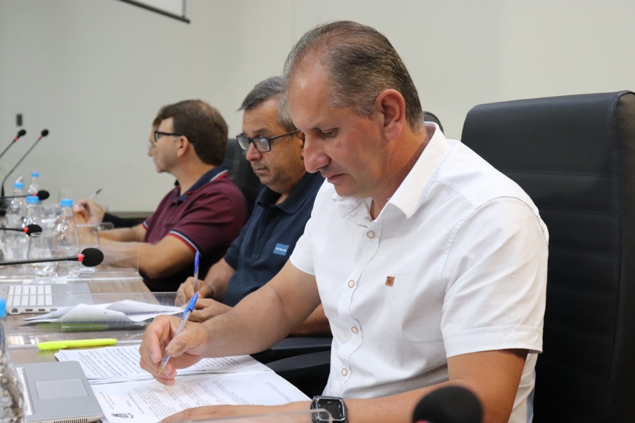 Imagem 1 da notícia: PL que reconhece a prática da atividade religiosa como essencial para saúde física e mental segue para sanção do Prefeito