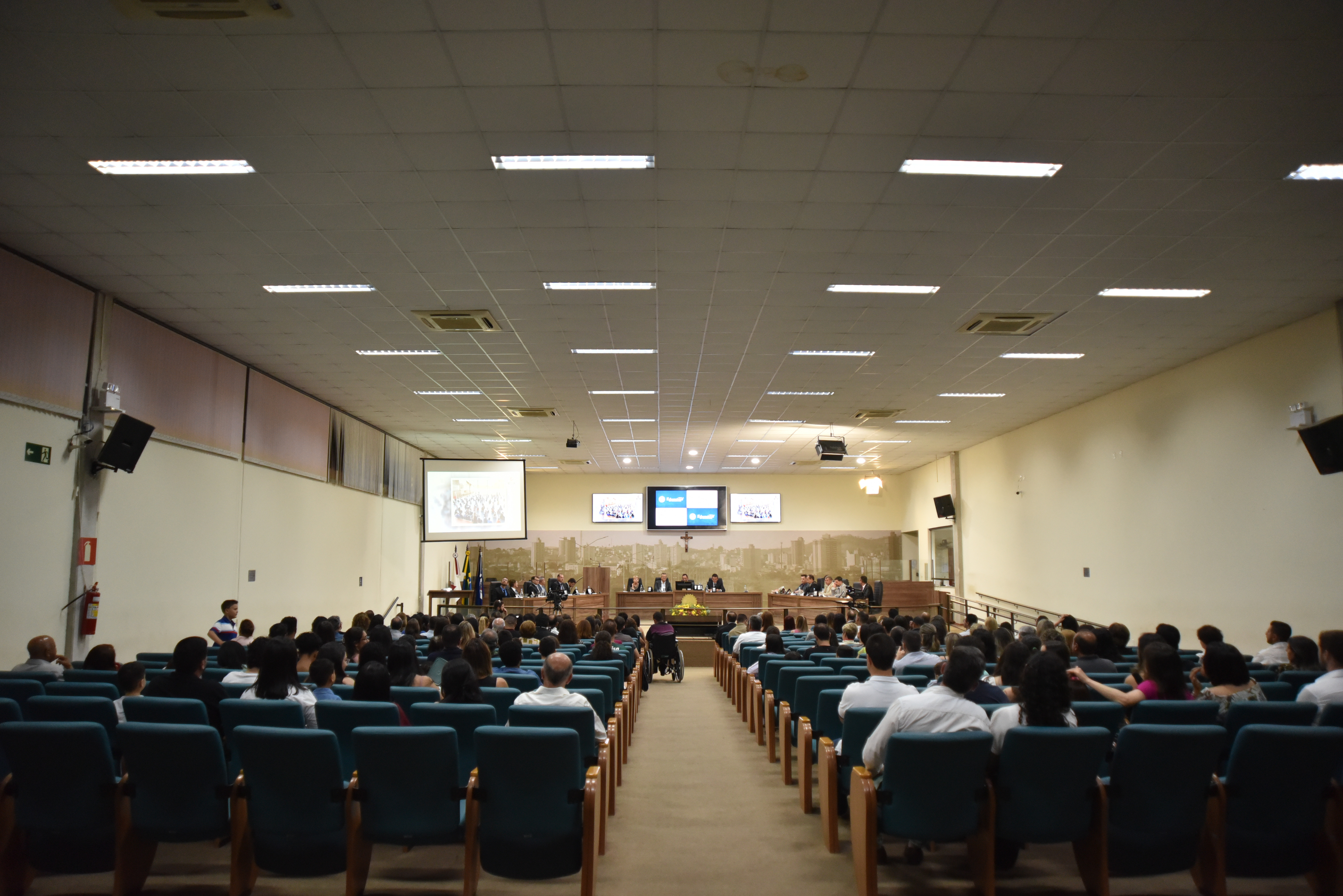 Imagem 3 da notícia: Câmara entrega Medalha do Mérito Educacional