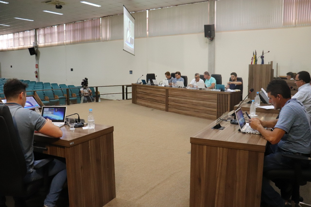 Imagem 2 da notícia: PL que estima receita e fixa despesa para 2023 é aprovado em 1º turno