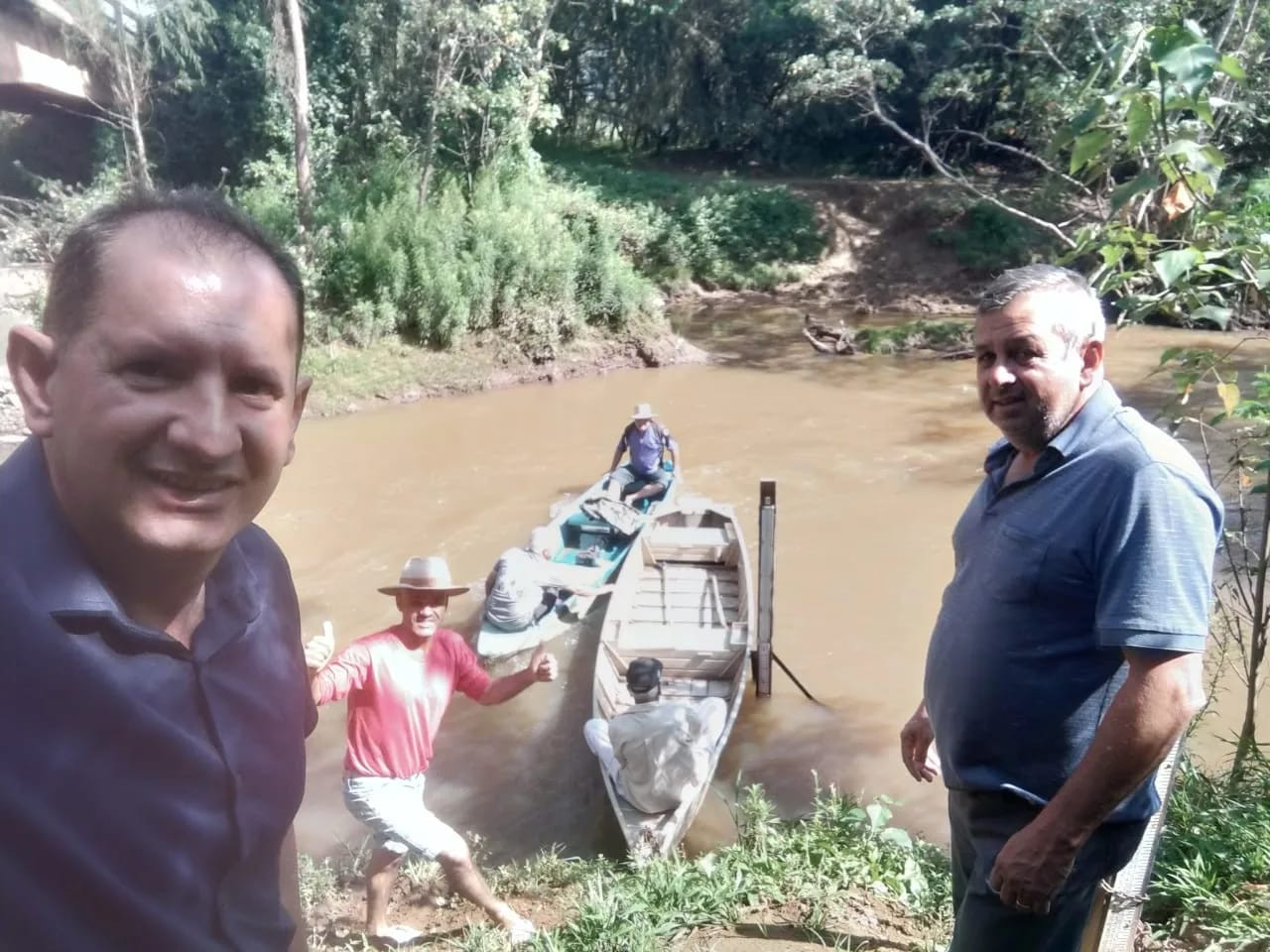 Imagem 1 da notícia: Vereadores acompanham barqueada ecológica