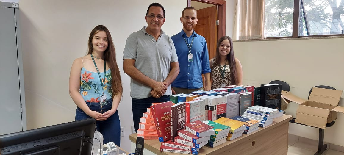 Imagem 1 da notícia: Legislativo investe em "biblioteca jurídica" para otimizar trabalhos administrativos