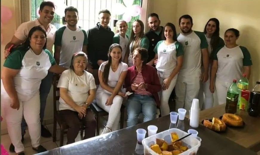 Imagem 1 da notícia: Outubro Rosa: Vereador acompanha trabalho de saúde em asilo