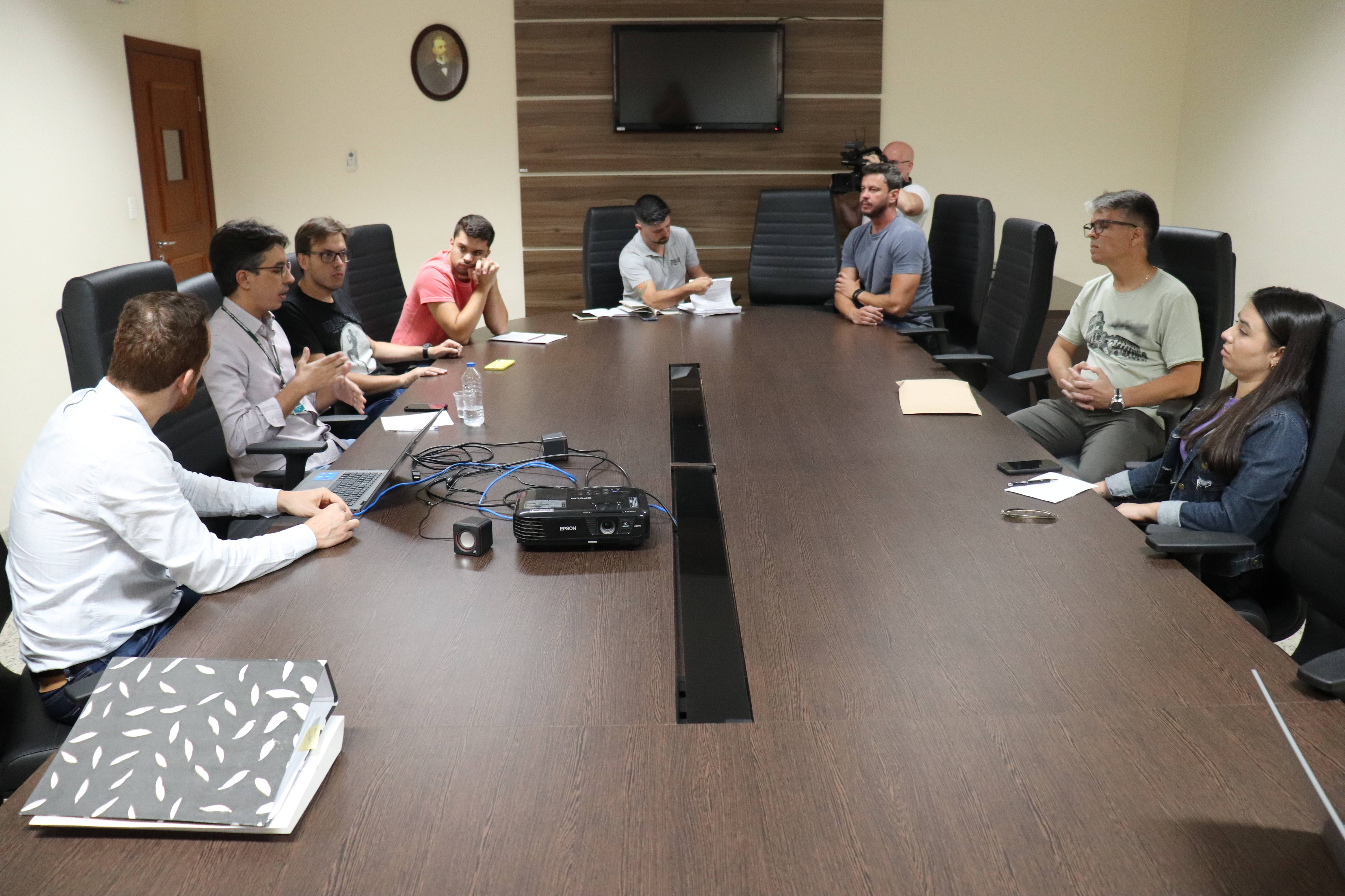 Imagem 1 da notícia: Comissão que revisa Lei Orgânica cria estratégia de estudos para agilizar processo