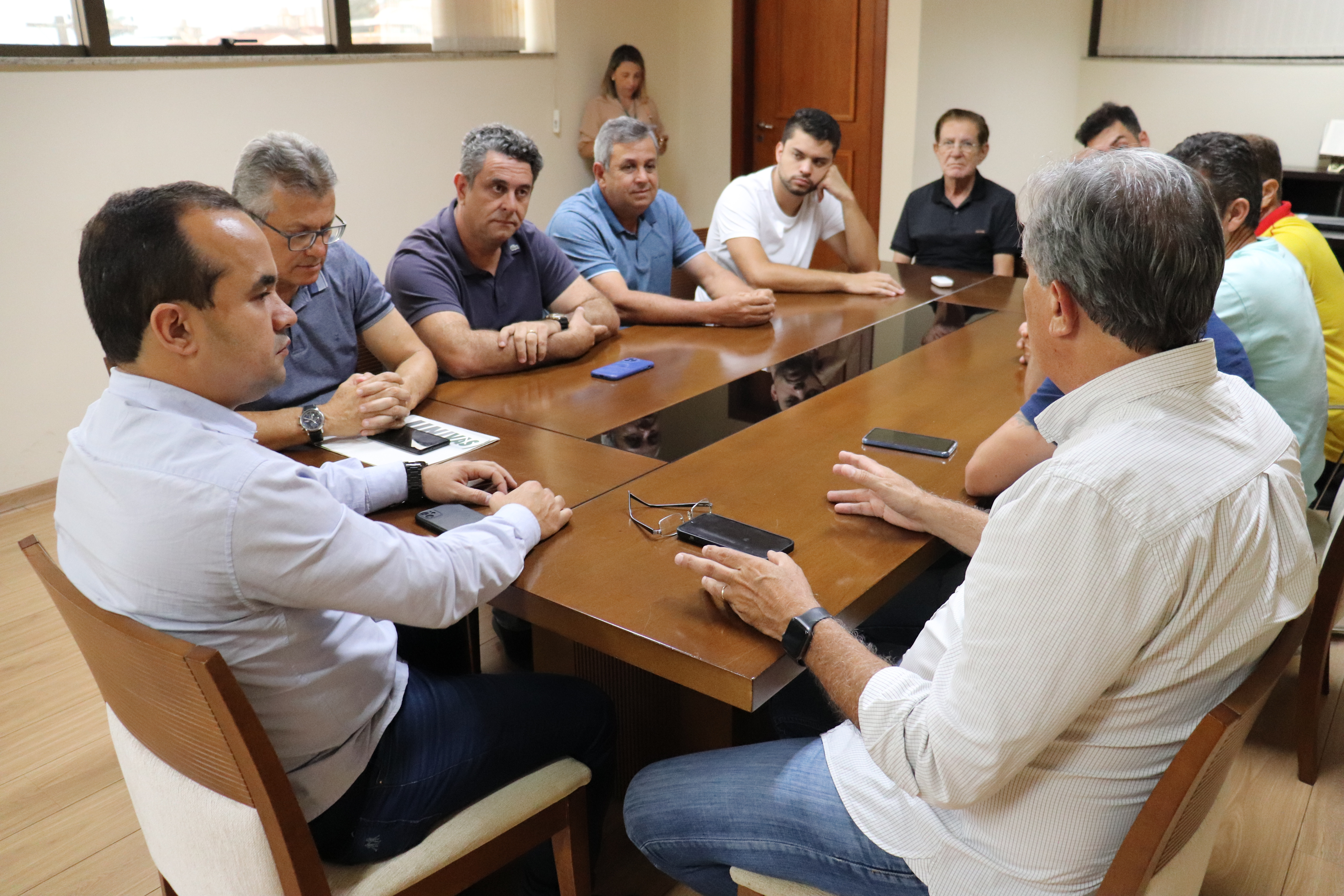 Imagem 3 da notícia: Reunião na Câmara confirma parceria e garante desenvolvimento para Pouso Alegre