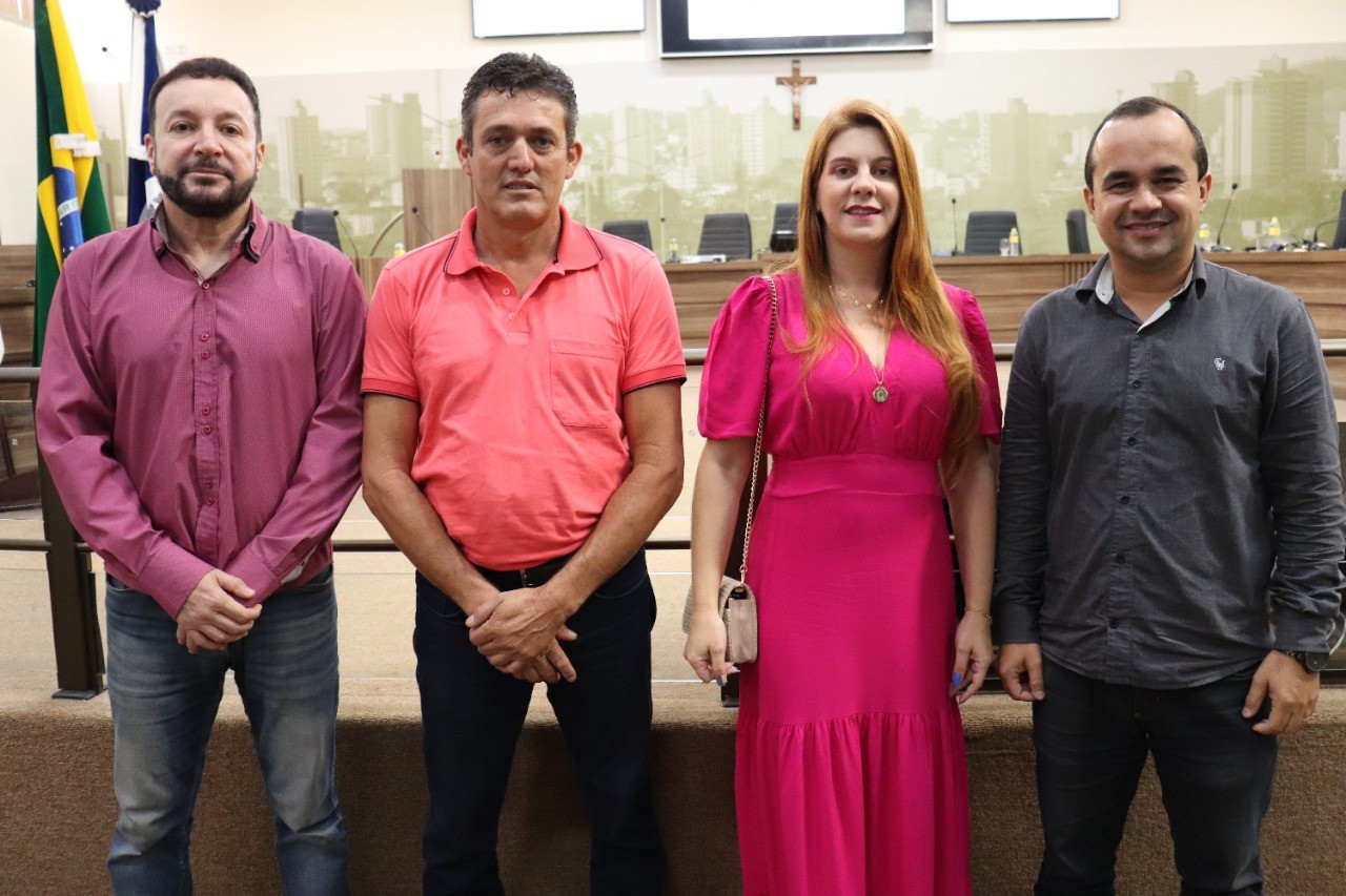 Imagem 1 da notícia: Vereadores acompanham posse de diretores escolares da Rede Estadual*