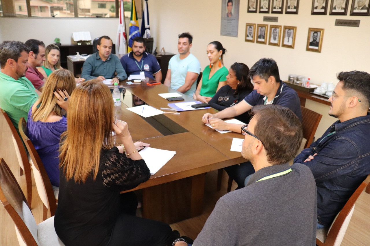 Imagem 2 da notícia: Mesa Diretora se reúne com os chefes de setores da Câmara