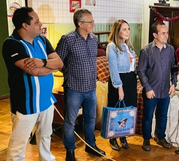 Imagem 1 da notícia: Presidente da Câmara acompanha encerramento da Casa Encantada de Noel