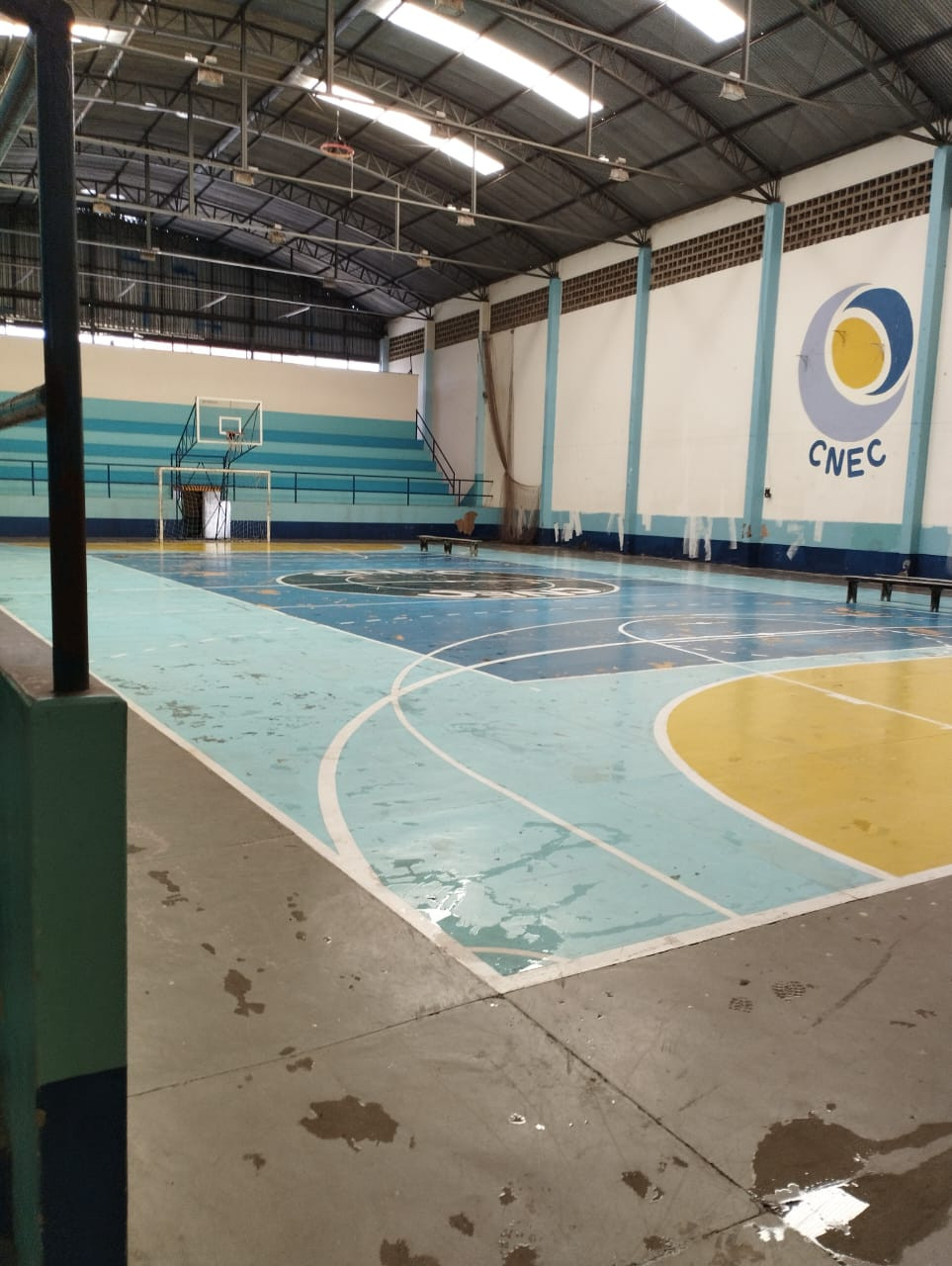 Imagem 2 da notícia: Vereador acompanha limpeza do prédio do CNEC assumido pelo Município