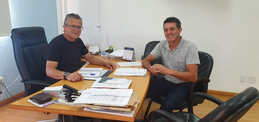 Imagem 1 da notícia: Em agenda com Prefeito, vereador conversa sobre situação do município devido as chuvas intensas