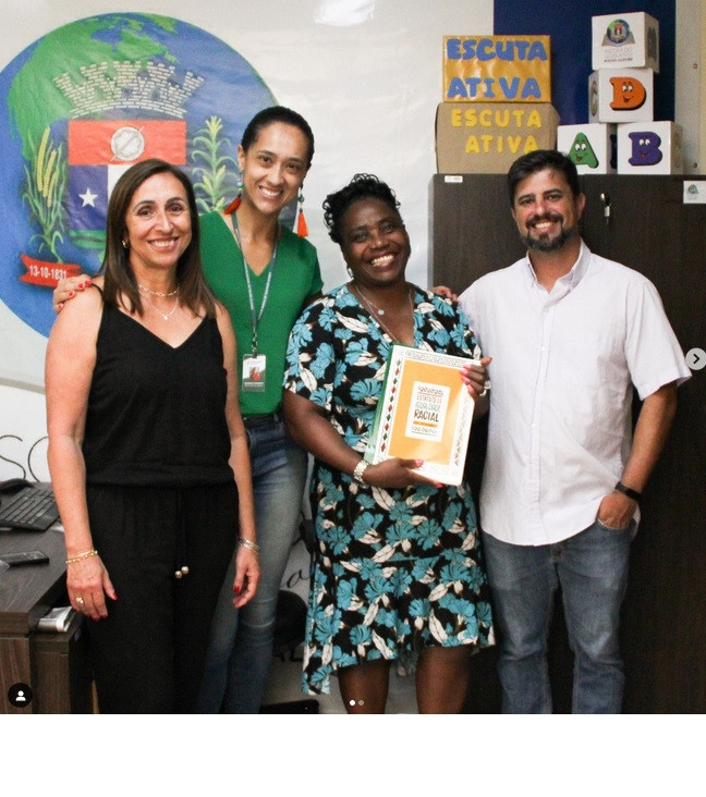 Imagem 1 da notícia: Estatuto da Igualdade Racial em Miúdos: Presidente da Escola do Legislativo comemora conteúdo da obra sendo levado para as salas de aula