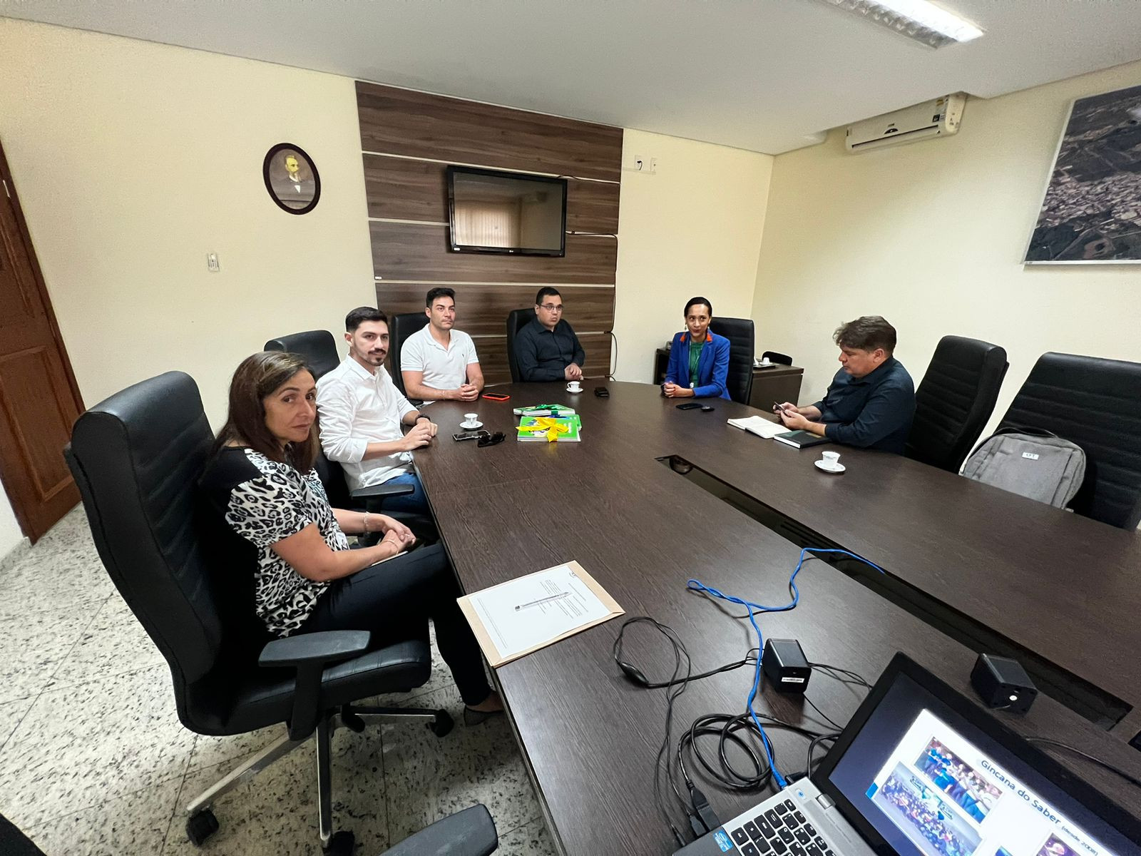 Imagem 1 da notícia: Câmara de Itajubá visita Pouso Alegre para conhecer trabalhos da Escola do Legislativo
