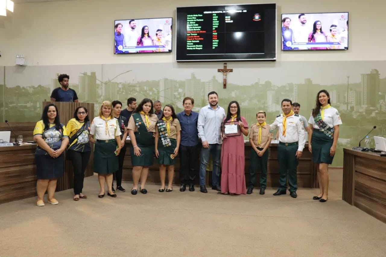 Imagem 1 da notícia: Clube de Desbravadores Albatroz recebe homenagem na Câmara