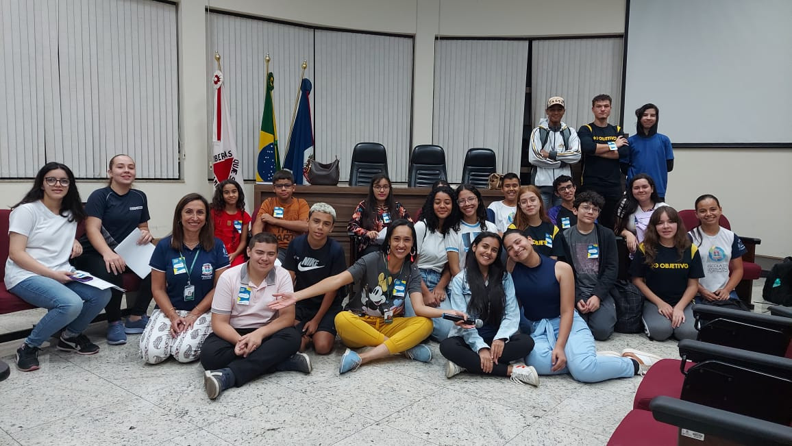Imagem 2 da notícia: Escola do Legislativo realiza primeira reunião do ano com estudantes da Câmara Mirim, Jovem e Universitária