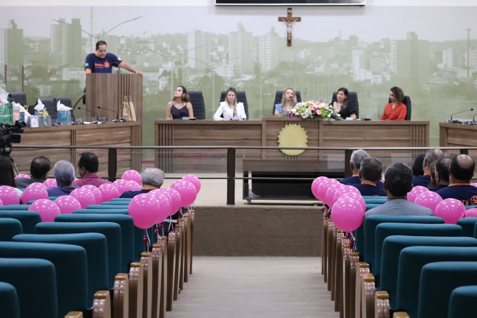 Imagem 1 da notícia: Câmara recebe evento especial para as mulheres promovido pelo Rotary