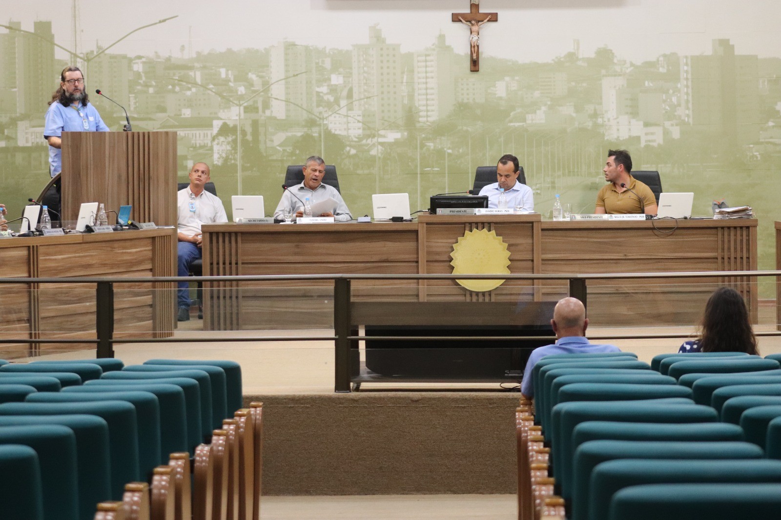 Imagem 1 da notícia: Por mais de duas horas, Copasa responde a questionamentos de vereadores em sessão ordinária