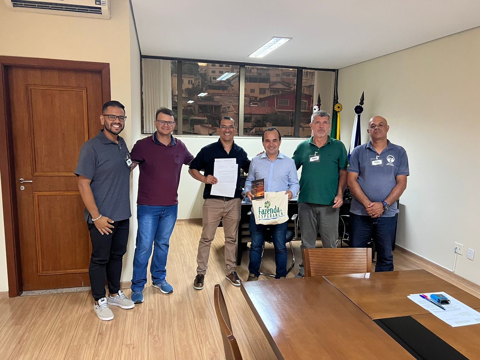 Imagem 1 da notícia: Fazenda Esperança apresenta reivindicações ao Presidente da Câmara Municipal