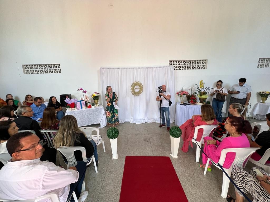Imagem 1 da notícia: Vereadores acompanham transmissão de cargo da secretária de Educação