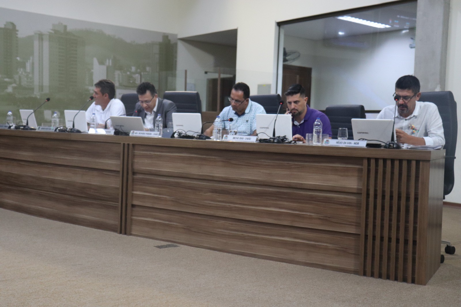 Imagem 1 da notícia: Causa animal: Plenário aprova requerimento para que Gerente de Departamento de Defesa Social fale na Câmara sobre o atendimento a animais de tutores de baixa renda
