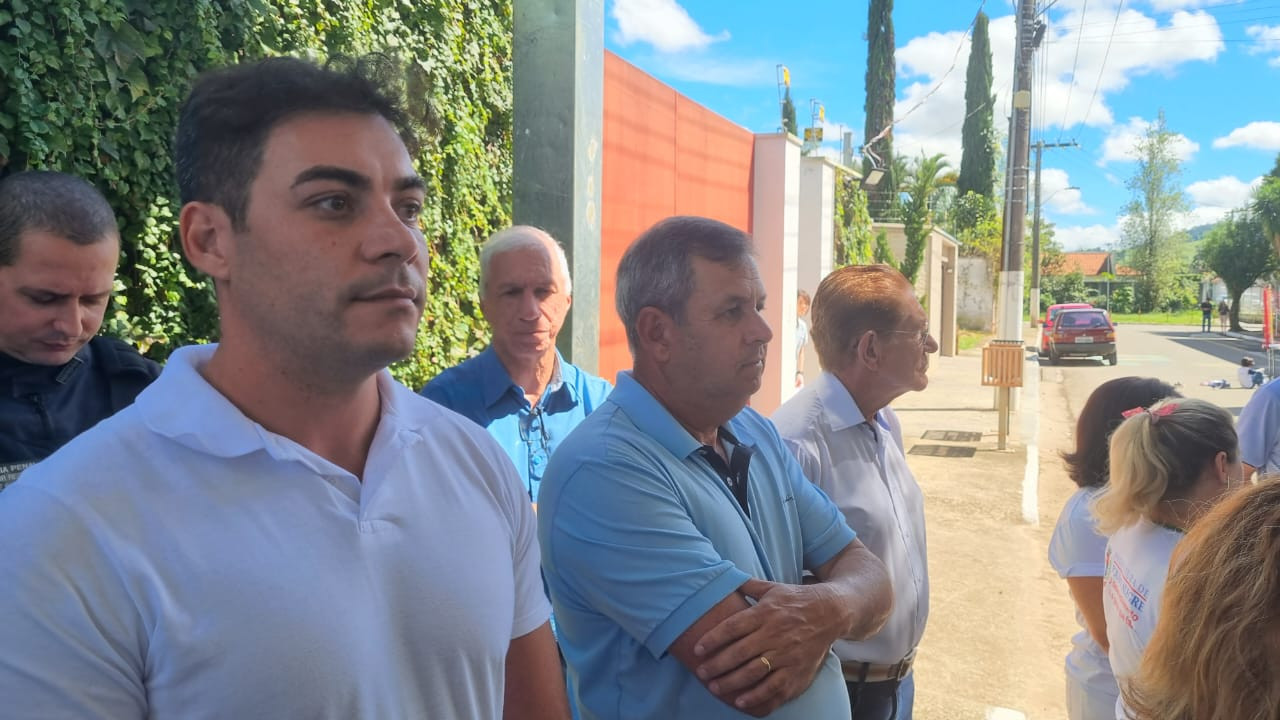 Imagem 6 da notícia: Vereadores acompanham abertura do Centro de saúde do Fátima I