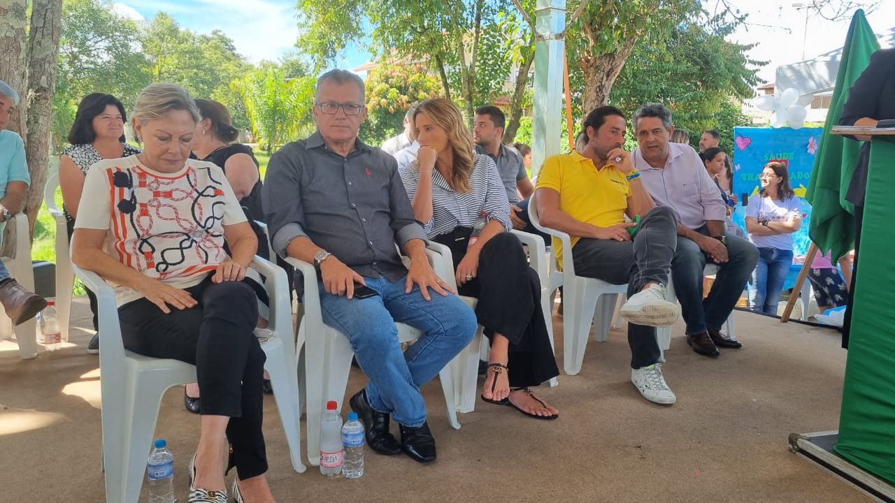Imagem 4 da notícia: Vereadores acompanham abertura do Centro de saúde do Fátima I