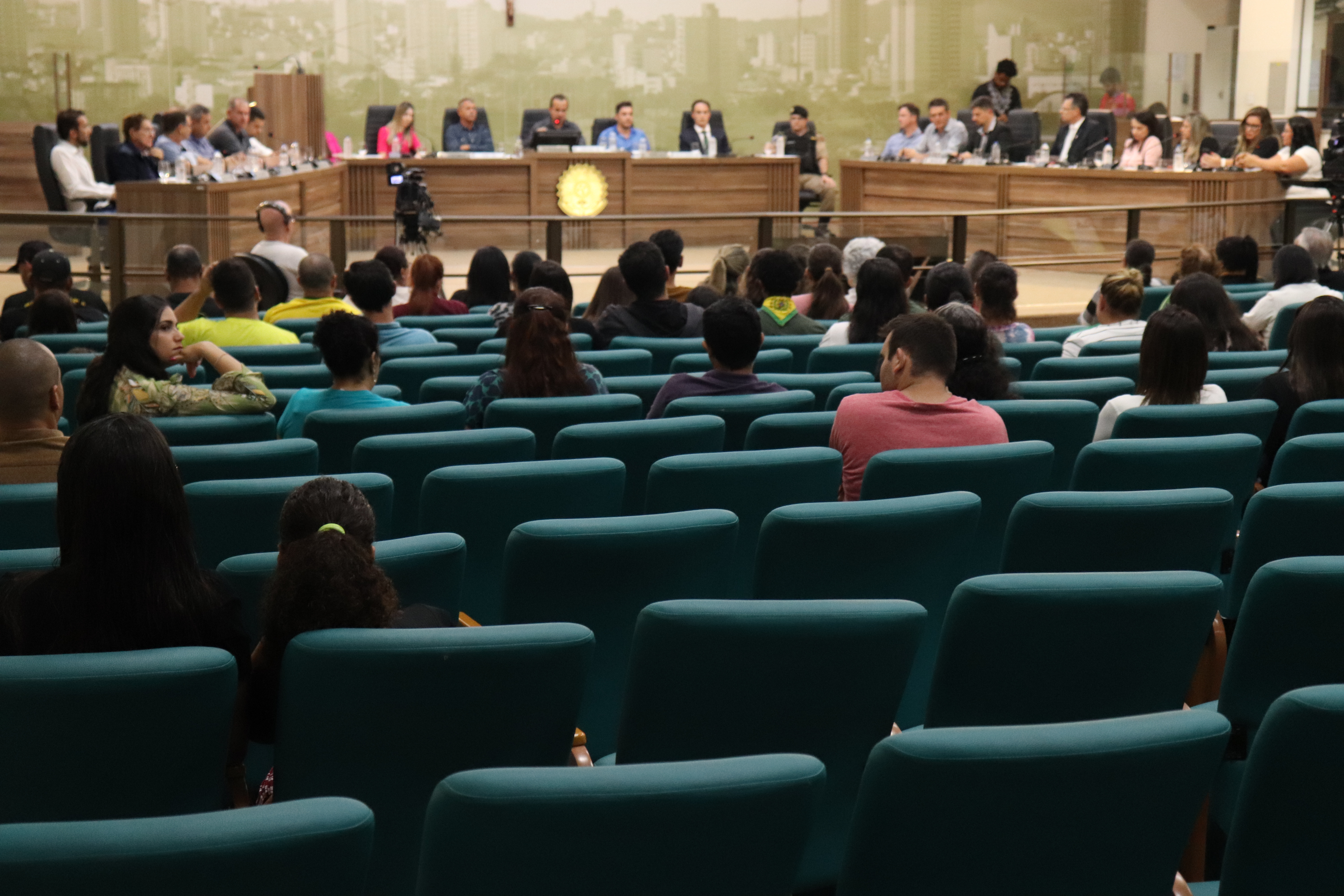 Imagem 1 da notícia: Segurança nas escolas: após escutar comunidade escolar e autoridades, assuntos colocados durante reunião serão encaminhados aos órgãos competentes para que possam ser analisados, mas autoridades policiais orientam que pais se tranquilizem*