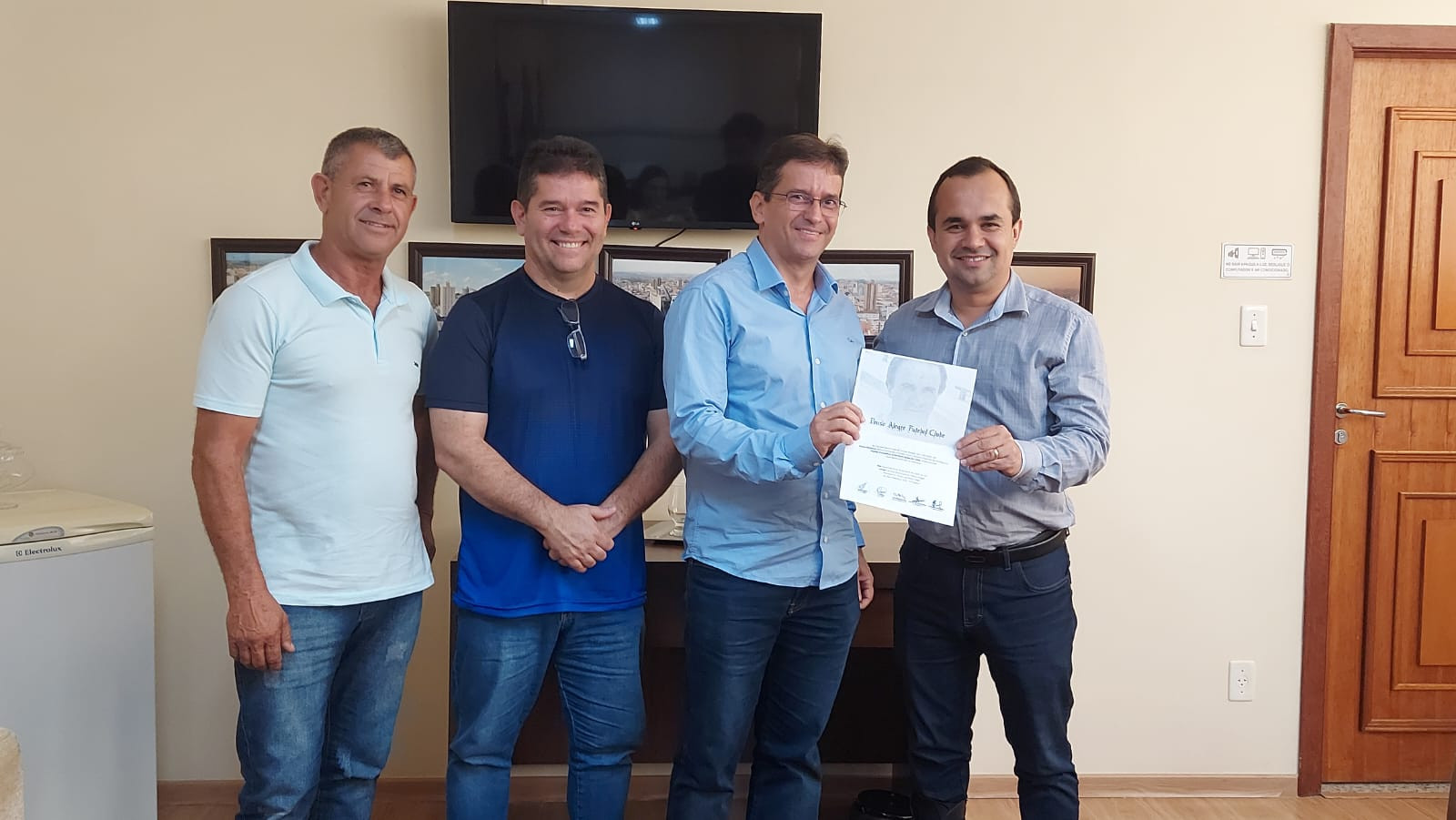 Imagem 2 da notícia: Câmara aprova reajuste para servidores públicos municipais