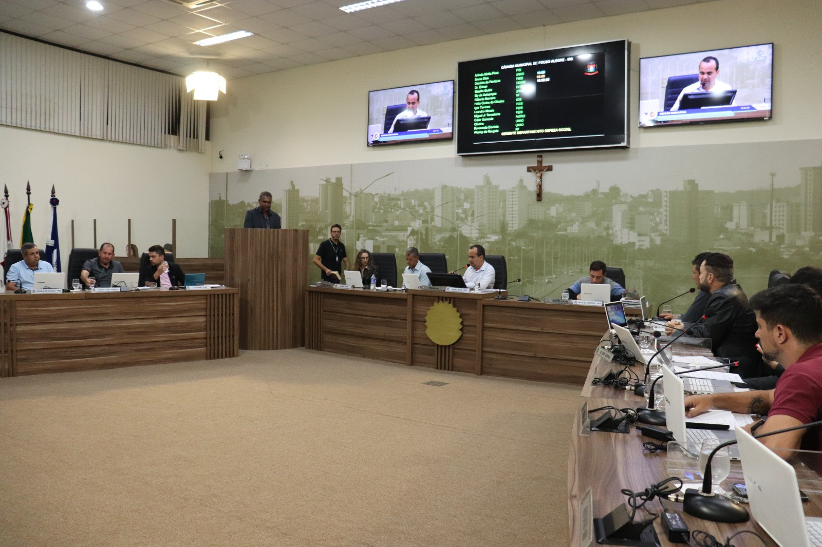 Imagem 1 da notícia: Gerente de Departamento de Defesa Social fala na Câmara sobre o atendimento a animais de tutores de baixa renda