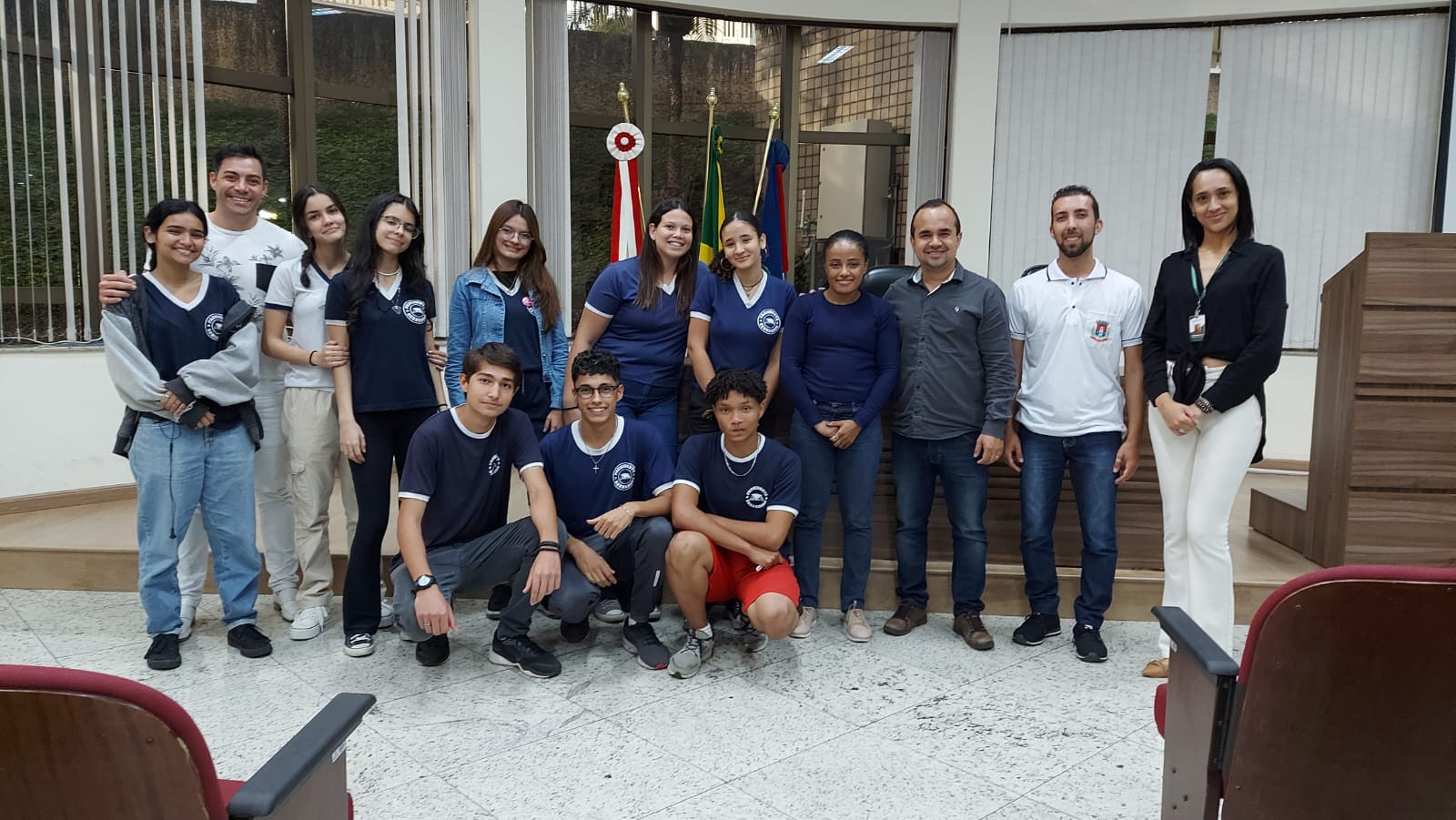 Imagem 1 da notícia: Representantes de classe da Escola Presidente Bernardes visitam a Câmara de vereadores