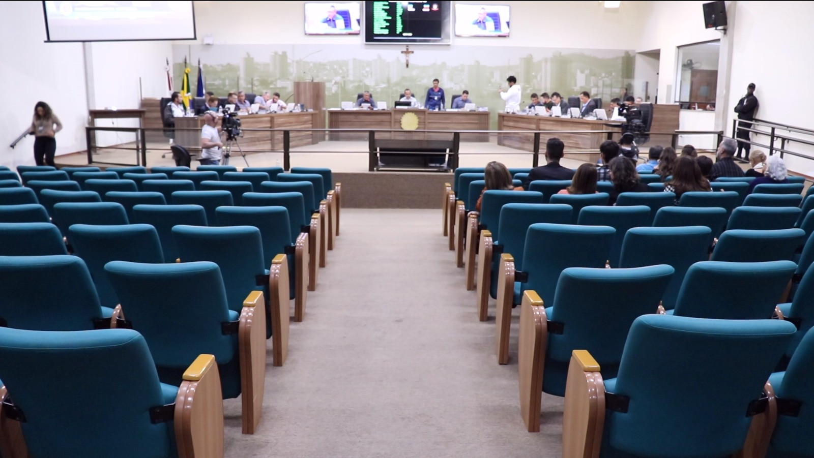 Imagem 1 da notícia: Vereadores aprovam projeto de lei que adequa doação de imóveis à empresa MHE9 Logística