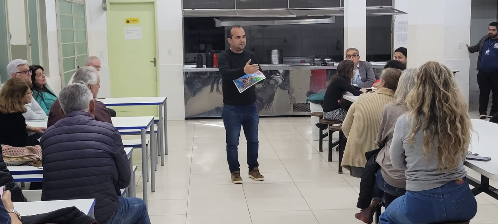 Imagem 1 da notícia: Presidente da Câmara participa de reunião com moradores do Fátima I